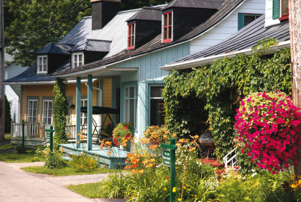 The-Stories-of-Canada-Chemin_du_Roy